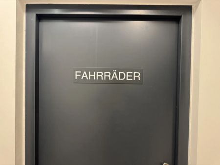 2-Zimmer Dachgeschosswohnung! Traum Terrasse/Loggia! Warmmiete! Praktischer Grundriss! - Photo 2