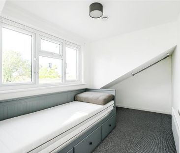 3 bedroom apartment to rent - Photo 3