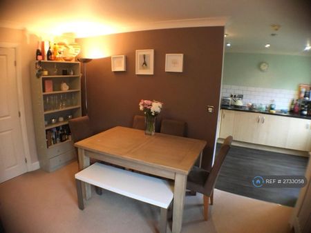 2 bedroom flat to rent - Photo 3