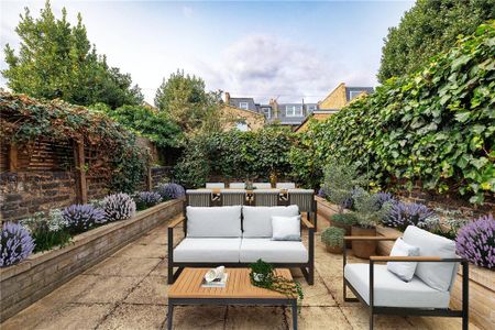 4 bedroom terraced house to rent - Photo 5