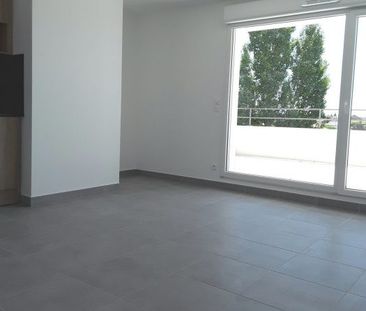 T2 AVEC TERRASSE ET PARKING - Photo 1