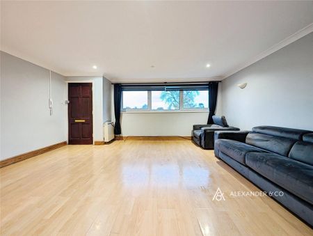 2 bedroom flat to rent - Photo 2