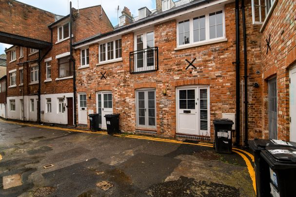 1 bed flat to rent in Granville Place, Bournemouth, BH1 - Photo 1