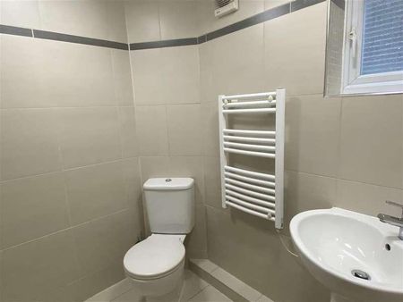 Woodlands Court, Craig Road, Heaton Mersey, Stockport, SK4 - Photo 3