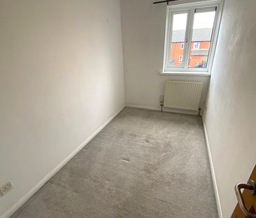 £1,250 PCM, Three Bedroom House with Off-Road Parking and Large Enc... - Photo 5