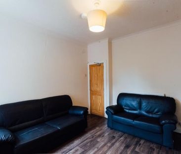 High Street Location - Sibthorp Street - Student Let - Photo 2