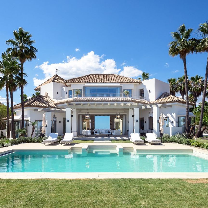 Detached Villa in Monte Halcones - Photo 1