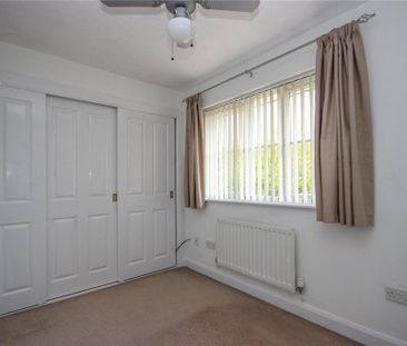 2 bedroom end of terrace house to rent - Photo 4