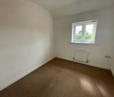 Far Dales Road, ILKESTON - Photo 3