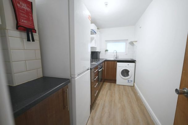 Room in a Shared Flat, Houndsditch, EC3A - Photo 1