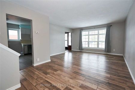 For Lease - 323 Centre Street, Shelburne, Ontario - Photo 3