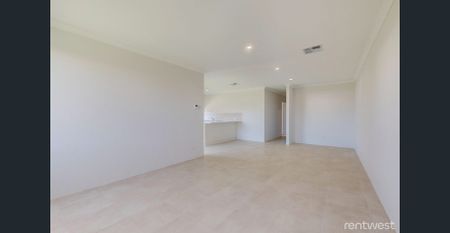 3 BEDROOM - DUAL LIVING HOME - Photo 2