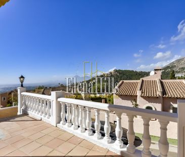 Semi-detached house with private pool in Altea Hills, Altea, Alican... - Photo 2