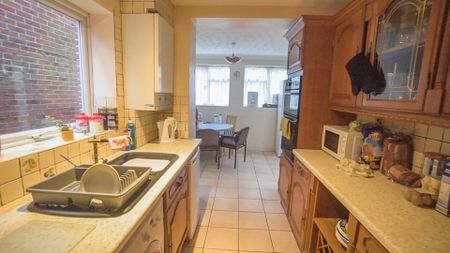4 Bedroom House To Rent in Winton - £1,900 pcm Tenancy Info - Photo 3