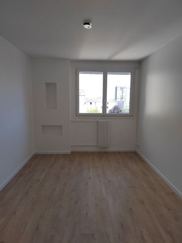 Location Appartement 5 pièces 95m² ORLEANS 45100 - Photo 4