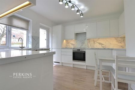 2 bedroom maisonette to rent - Photo 4