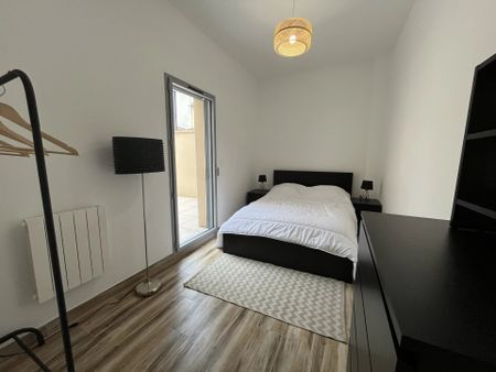 Location Appartement 3 pièces 82m² VALENCE 26000 - Photo 2