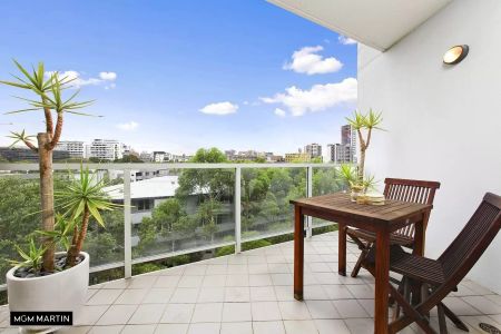 MGM MARTIN - TWO BEDROOM APARTMENT - Photo 5