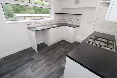 House - Terraced For Rent Edmondes Street, Ferndale - Photo 3