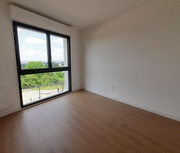 location Appartement T3 DE 59.4m² À BRY SUR MARNE - Photo 2