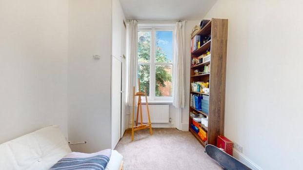 2 Bedroom, 2 bath, 1 reception Flat - Photo 1