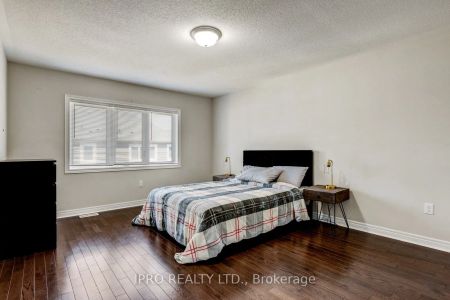 Property For Lease | W9264460 - Photo 4