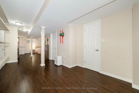 Property For Lease | W9051145 - Photo 3