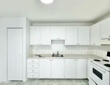 914 Desaulniers - St Jean Sur Richelieu | 914 Rue Désaulniers, Saint-Jean-sur-Richelieu - Photo 1