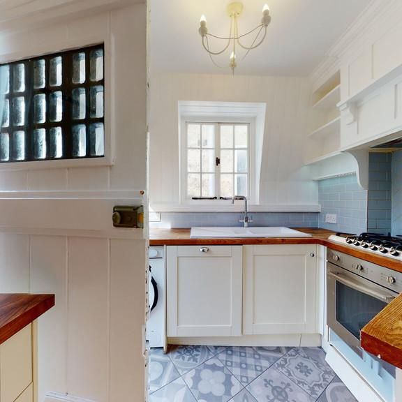 4 bedroom maisonette to rent - Photo 1