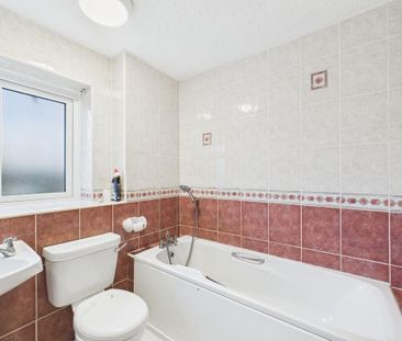 2 bedroom terraced house to rent - Photo 6