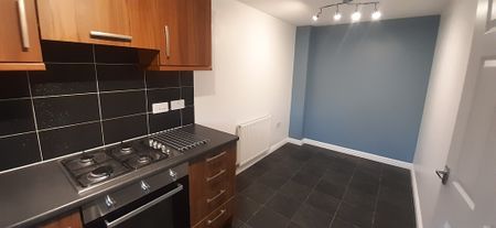 NEWLY REFURBISHED HOME – rare to market – immaculate 3 bed semi located in a quiet cul-de-sac to let in Bradford - Photo 5