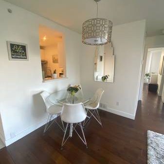 Bright 1Bed+Den Fully Furnished Yaletown apartment - Photo 1