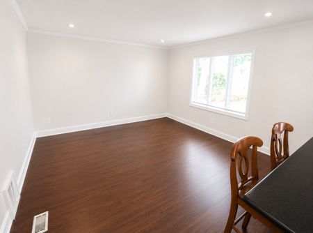 For Lease - 132 Elmwood Road Unit# Main Floor, Oakville, Ontario - Photo 4