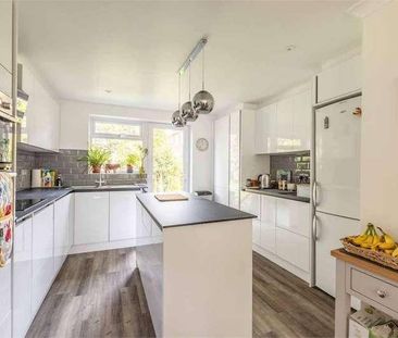 Oldacres, Maidenhead, SL6 - Photo 3