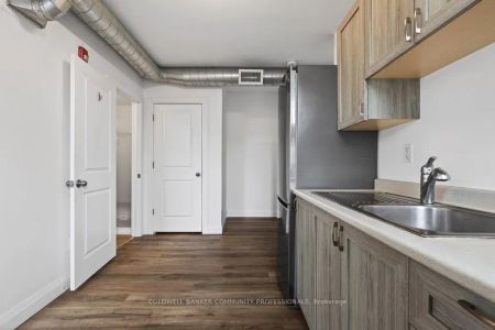 433 Barton Street E #202 - Photo 4
