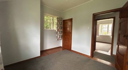 Character Home, in the right spot! - Photo 4
