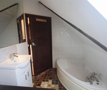 Studio flat to rent in Whitchurch Lane, Edgware, HA8 - Photo 4