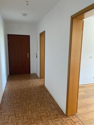 1 Raum Dachgeschosswohnung in Reinsdorf renoviert ab sofort zu vermieten - Photo 1