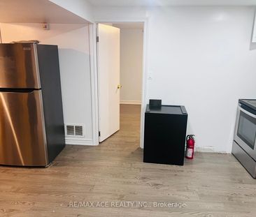 For Lease - 15 Sedgemount Drive Unit# Bsmt, Toronto, Ontario - Photo 4