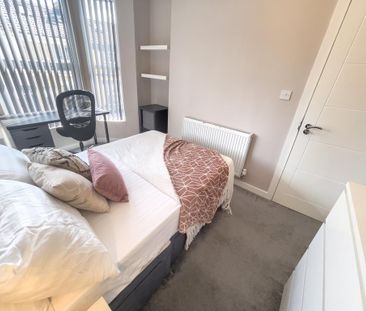 5 bedroom terraced house to rent - Photo 4