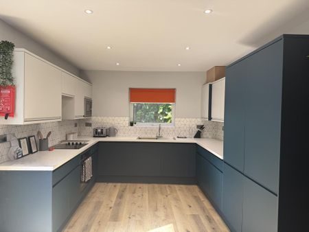 1 bedroom in a house share to rent - Photo 2