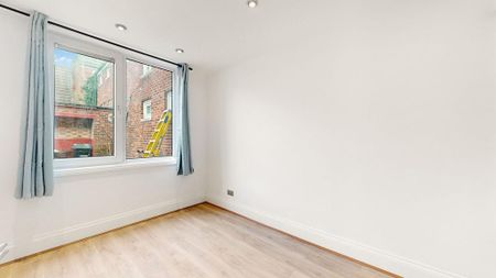 4 bedroom terraced house to rent - Photo 5