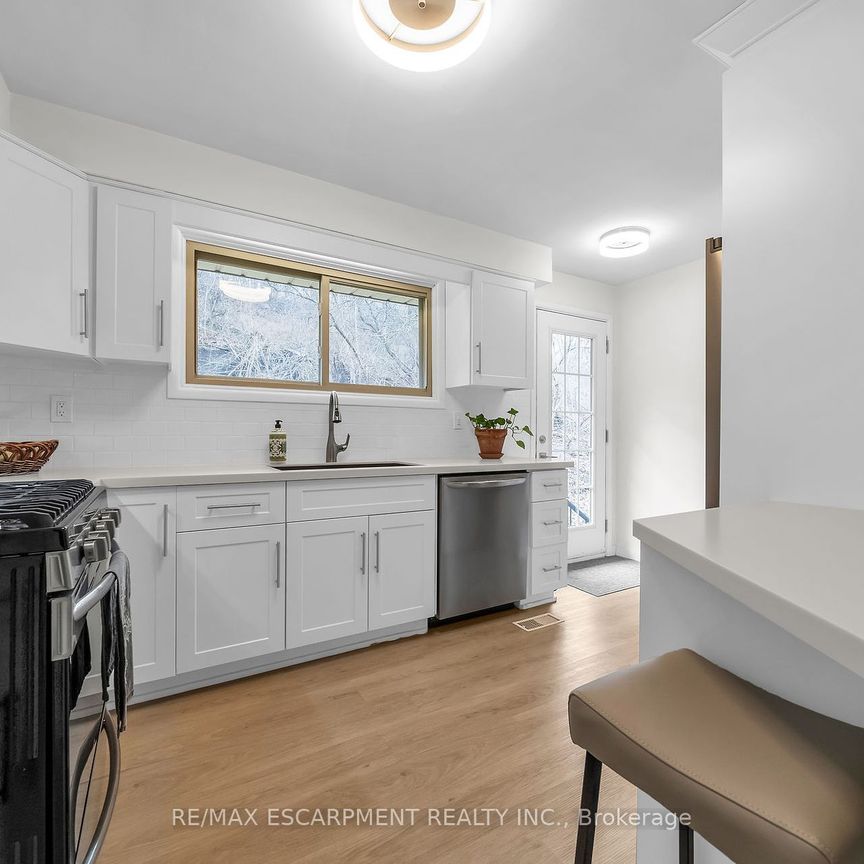 Detached Home For Lease | X8133716 - Photo 1