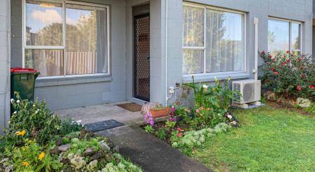 2 bedroom home in Mount Eden! - Photo 2