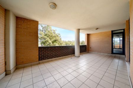 3 Bedroom Apartment in the Heart of Parramatta - Photo 2
