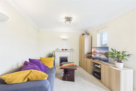 2 bedroom Flat in Morris Mews, Loudwater - Photo 3