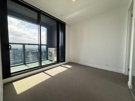 Modern 2-Bed, 2-Bath in a Prime Carlton Location - Photo 2