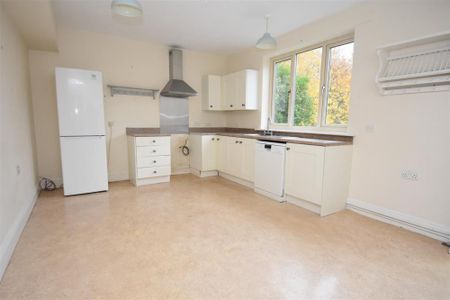 Main Street, Sand Hutton - Photo 3