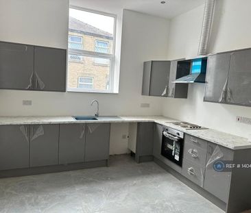 3 bedroom flat to rent - Photo 1