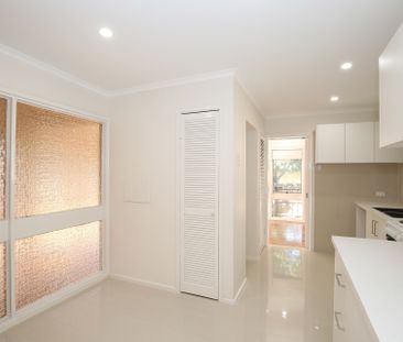 Spacious and well maintained 3 Bedroom House in Croydon - Photo 3